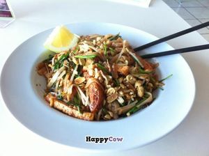 Pad Thai at Loving Hut in Huntington Beach