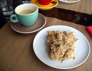 Pear/Quince Crumble (vegan) at La Bonne Heure in Paris