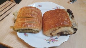 Spinach-"Feta" and Chocolate at Cool Beans in Basel