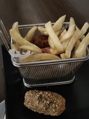 Croquetas at 8° Arte in Caceres