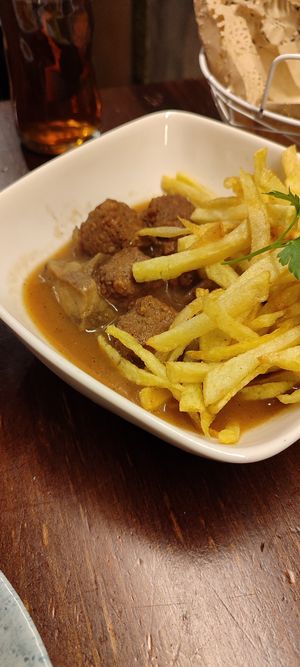 Albóndigas de heura con salsa boletus at 8° Arte in Caceres