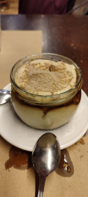 Tiramisú vegano sin gluten at 8° Arte in Caceres