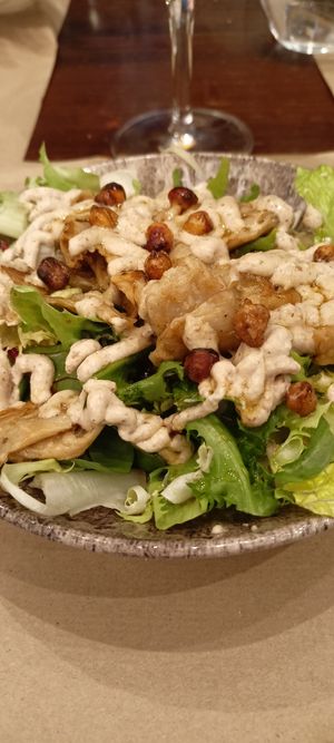 Ensalada Cesar vegana at 8° Arte in Caceres