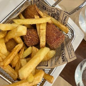 Croquetas con patatas  at 8° Arte in Caceres