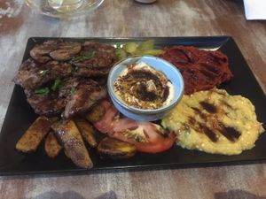 Steak platter at Vegano Flavors in Berlin