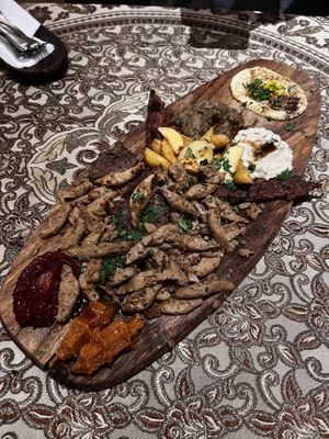 Grill Mix Teller Fur Zwei Person  at Vegano Flavors in Berlin