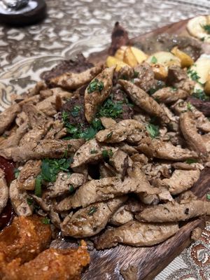 Grill Mix Teller Fur Zwei Person  at Vegano Flavors in Berlin