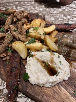 Grill Mix Teller Fur Zwei Person  at Vegano Flavors in Berlin