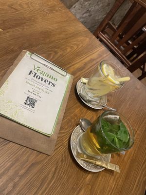Lemon ginger tea and mint green tea  at Vegano Flavors in Berlin