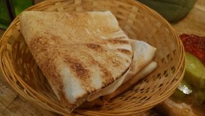Fresh pita bread at Vegano Flavors in Berlin