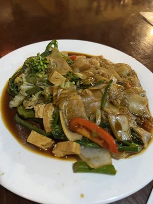 Noodle tofu and veg dish (soy sauce)   at Delilahs in Nong Khiaw