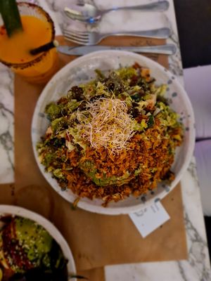 LA Salad Bowl at Winners Vegan Restaurant in Athens