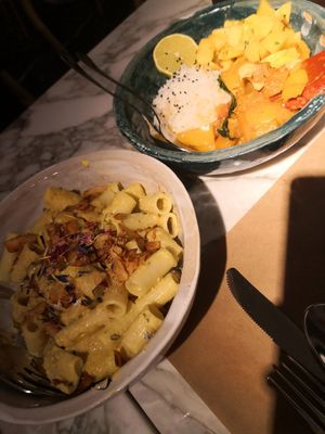 6/10 mac and cheese, 3/10 curry at Winners Vegan Restaurant in Athens