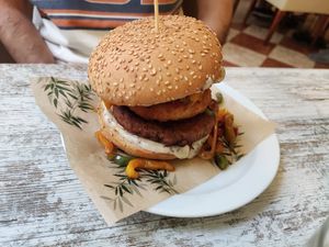 Hamburguesa la marrana at El Jardi in Mataro