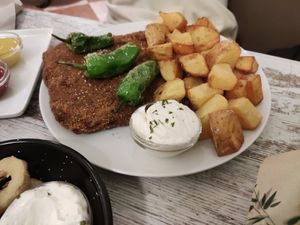 Cachopo vegano con patatas at El Jardi in Mataro