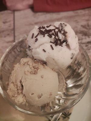 Helado de turrón y stracciatela at El Jardi in Mataro