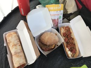 Hot Dog, Burger und Sandwich + Sweets  at El Jardi in Mataro