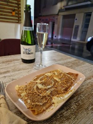 Crepe with white chocolate and almond at El Jardi in Mataro