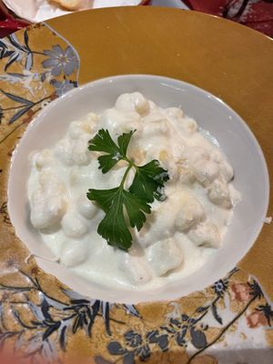 Gnocchi quesos (vegetariano)  at Al Corner in Venice