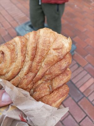 Leider sehr trocken, wahrscheinlich vom Vortag =\ at Kamps - Bahnhof in Hamburg