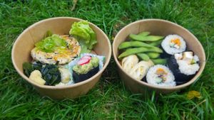 Bento à emporter / take-away bento :) at Itadakizen Paris in Paris