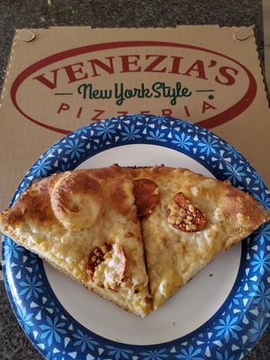 First time ordering from Venezia's LOVE IT ❤  #Veganuary at Venezia's in Tempe