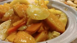 pumpkin, water chestnut, tofu, carrot, baby corn
(don't remember what they call it) at Po Lin Yuen 寶蓮苑素食 - Sai Ying Pun in Hong Kong Island