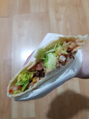Took a 3 bites to find the protein at Hola Avo - 홀라아보 - ISU in Seoul