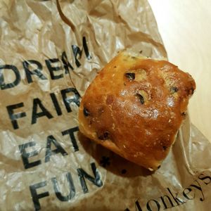 Brioche at Land & Monkeys - Beaumarchais in Paris