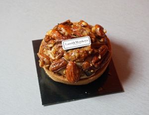 Tarte Praliné at Land & Monkeys - Beaumarchais in Paris
