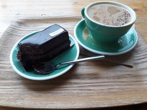 Pure origine & cappucino at Land & Monkeys - Beaumarchais in Paris