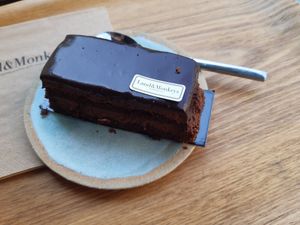 Chocolate tarte at Land & Monkeys - Beaumarchais in Paris