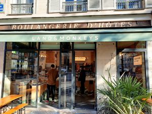 Entrance at Land & Monkeys - Beaumarchais in Paris