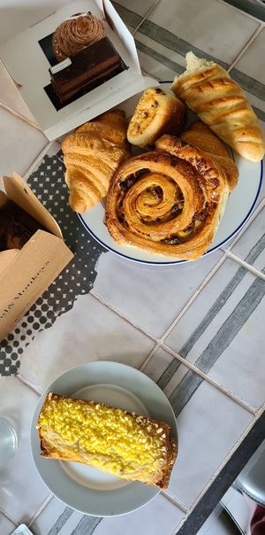 Raising roll, croissants at Land & Monkeys - Beaumarchais in Paris