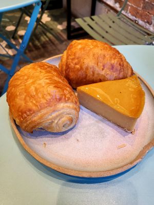  at Land & Monkeys - Beaumarchais in Paris