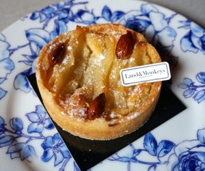 Tarte Bourdaloue at Land & Monkeys - Beaumarchais in Paris