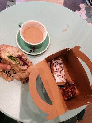  at Land & Monkeys - Beaumarchais in Paris