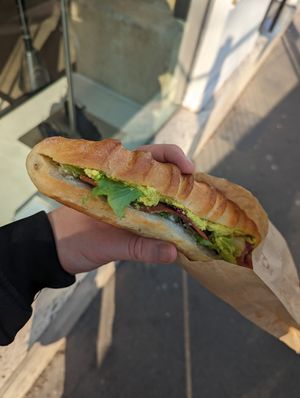 Baguette with vegan scrambled eggs and bacon at Land & Monkeys - Beaumarchais in Paris