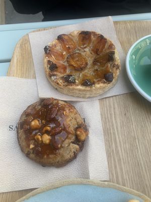 Cookie and some apricot thing  at Land & Monkeys - Beaumarchais in Paris