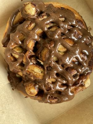 Babka roll  at Land & Monkeys - Beaumarchais in Paris