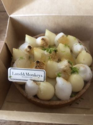 Lemon meringue tart  at Land & Monkeys - Beaumarchais in Paris