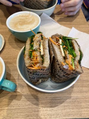 Umami Sandwich at Land & Monkeys - Beaumarchais in Paris