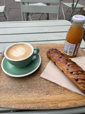 le petit dejeuner (8€)  at Land & Monkeys - Beaumarchais in Paris