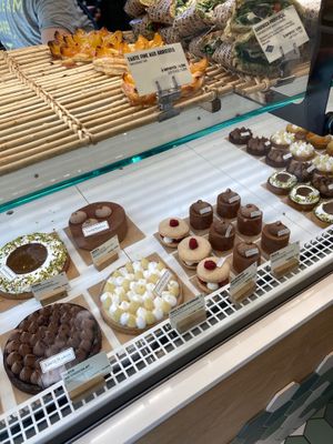  at Land & Monkeys - Beaumarchais in Paris