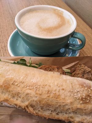  at Land & Monkeys - Beaumarchais in Paris