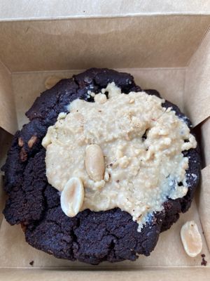 Finally tried their new cookie 😍 at Land & Monkeys - Beaumarchais in Paris