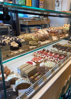  at Land & Monkeys - Beaumarchais in Paris