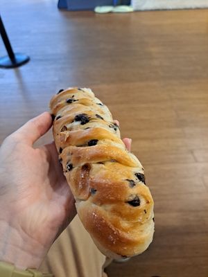 Brioche at Land & Monkeys - Beaumarchais in Paris