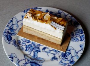 Buchette de Noel at Land & Monkeys - Beaumarchais in Paris