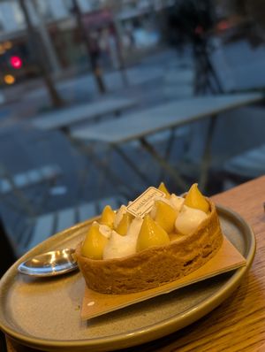 Tarte citron at Land & Monkeys - Beaumarchais in Paris